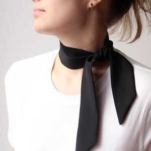 ‎Black Solid Silk Skinny Scarf
